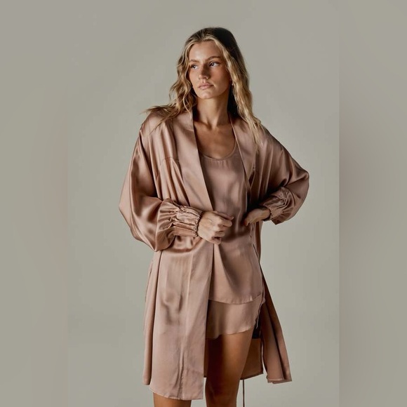 LUNYA 100% Silk Washable Robe Kimono Wrap Tie Waist in Otium Tan Size M